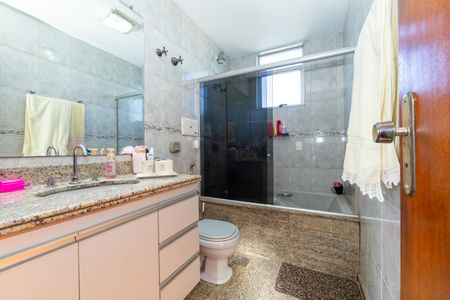 Apartamento à venda com 130m², 3 quartos e 2 vagas Apartamento à venda com 130m², 3 quartos e 2 vagasBanheiro 2