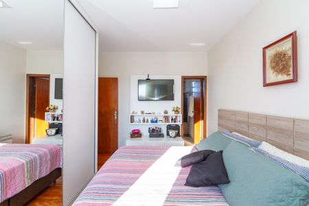 Apartamento à venda com 130m², 3 quartos e 2 vagas Apartamento à venda com 130m², 3 quartos e 2 vagasQuarto 2