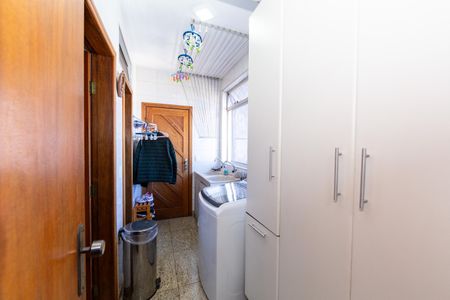 Apartamento à venda com 130m², 3 quartos e 2 vagas Apartamento à venda com 130m², 3 quartos e 2 vagasÁrea de Serviço