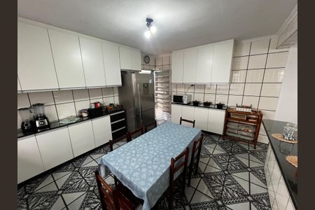 Casa à venda com 147m², 4 quartos e 2 vagasCozinha