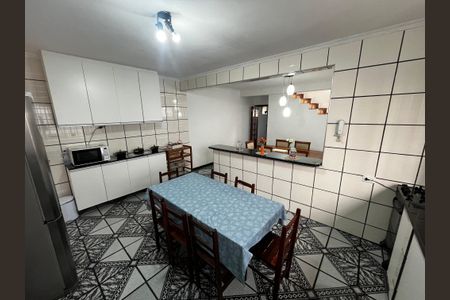 Casa à venda com 147m², 4 quartos e 2 vagasCozinha