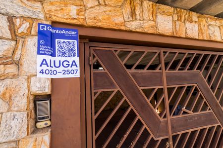 Casa à venda com 150m², 3 quartos e 2 vagasPlaca instalada