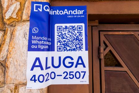 Casa à venda com 150m², 3 quartos e 2 vagasPlaca instalada