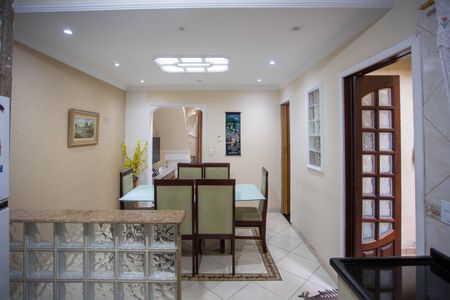 Casa à venda com 198m², 3 quartos e 2 vagasCozinha