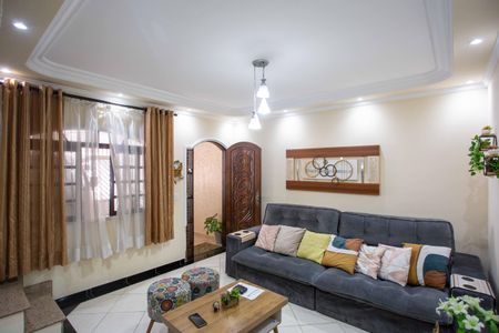 Casa à venda com 198m², 3 quartos e 2 vagasSala de TV