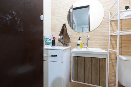 Lavabo de casa de condomínio à venda com 3 quartos, 74m² em Vila Carmosina, São Paulo