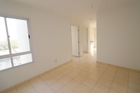 Sala de apartamento à venda com 2 quartos, 47m² em Quitaúna, Osasco