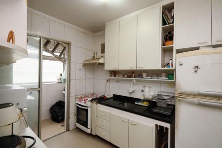 Apartamento à venda com 44m², 1 quarto e 1 vaga Apartamento à venda com 44m², 1 quarto e 1 vagaCozinha - Armários