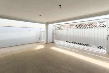 Casa para alugar com 170m², 3 quartos e 2 vagasQuintal