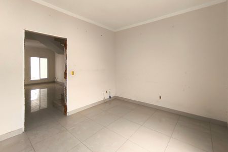 Casa para alugar com 170m², 3 quartos e 2 vagasSala
