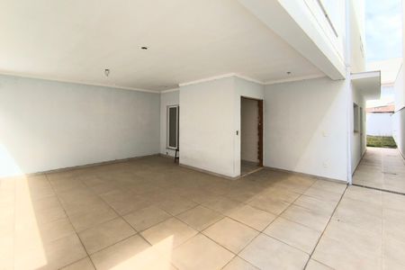 Casa para alugar com 170m², 3 quartos e 2 vagasQuintal