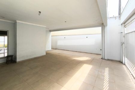 Casa para alugar com 170m², 3 quartos e 2 vagasQuintal