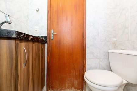 Banheiro de apartamento para alugar com 2 quartos, 52m² em Betânia, Belo Horizonte