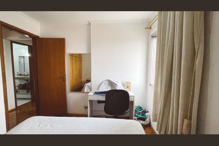 Apartamento à venda com 95m², 4 quartos e 2 vagasQuarto 2