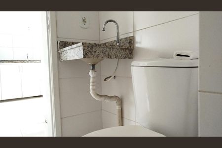 Apartamento à venda com 33m², 1 quarto e sem vaga Apartamento à venda com 33m², 1 quarto e sem vagaBanheiro Social