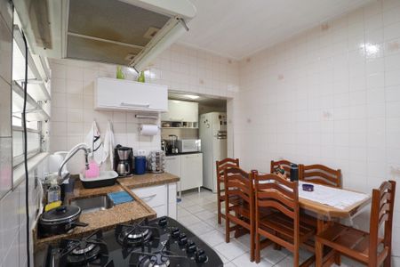 Casa à venda com 160m², 3 quartos e sem vagaCozinha e Área de Serviço