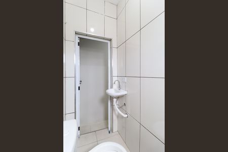 Casa para alugar com 37m², 1 quarto e sem vaga Casa para alugar com 37m², 1 quarto e sem vagaBanheiro