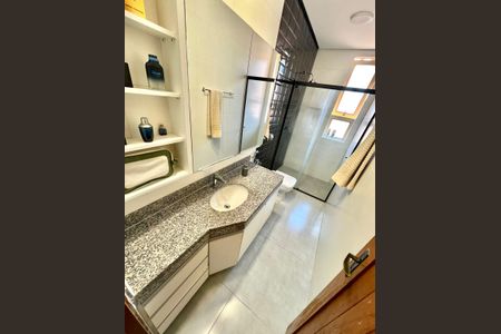 Casa para alugar com 1000m², 3 quartos e 7 vagas Casa para alugar com 1000m², 3 quartos e 7 vagasBanheiro da Suíte 2