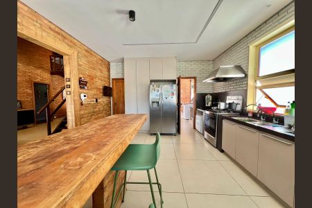 Casa para alugar com 1000m², 3 quartos e 7 vagas Casa para alugar com 1000m², 3 quartos e 7 vagasCozinha