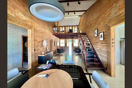 Sala 1 de casa para alugar com 3 quartos, 1000m² em São Luiz, Belo Horizonte