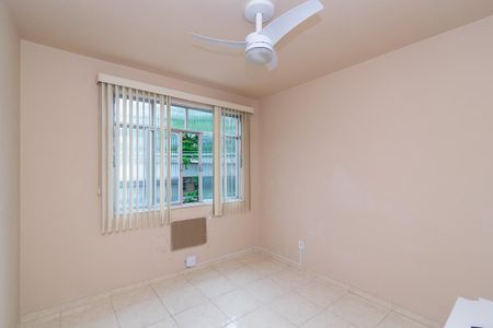 Apartamento à venda com 78m², 2 quartos e 1 vagaQuarto 2