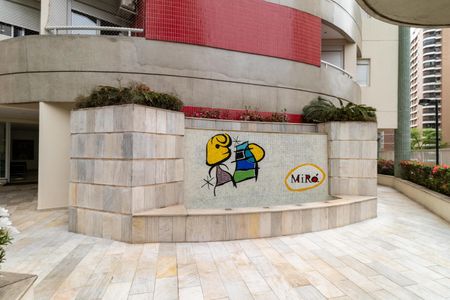 Apartamento para alugar com 105m², 2 quartos e 3 vagasEntrada