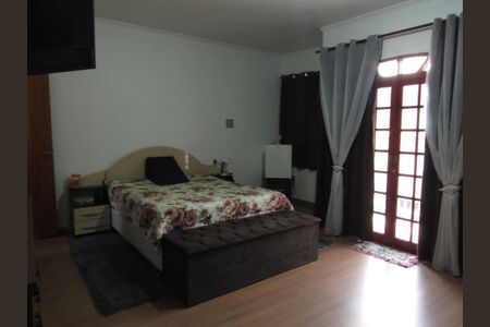 Casa à venda com 220m², 3 quartos e 2 vagasSuíte Principal