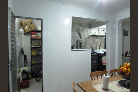 Casa à venda com 220m², 3 quartos e 2 vagasCozinha e Dispensa