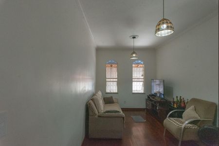 Casa à venda com 130m², 3 quartos e 3 vagasSala