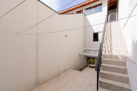 Casa à venda com 115m², 3 quartos e 2 vagas Casa à venda com 115m², 3 quartos e 2 vagasQuintal