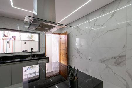 Casa à venda com 115m², 3 quartos e 2 vagas Casa à venda com 115m², 3 quartos e 2 vagasCozinha