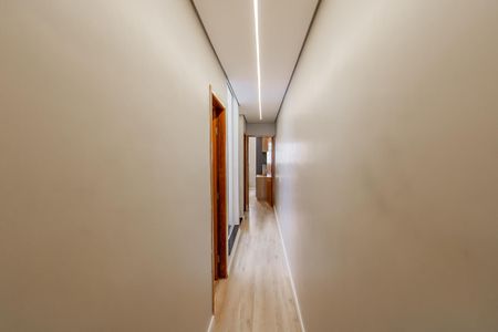 Casa à venda com 115m², 3 quartos e 2 vagas Casa à venda com 115m², 3 quartos e 2 vagasCorredor