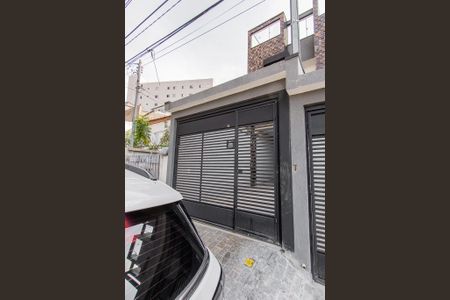 Casa à venda com 115m², 3 quartos e 2 vagas Casa à venda com 115m², 3 quartos e 2 vagasFachada