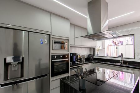 Casa à venda com 115m², 3 quartos e 2 vagas Casa à venda com 115m², 3 quartos e 2 vagasCozinha