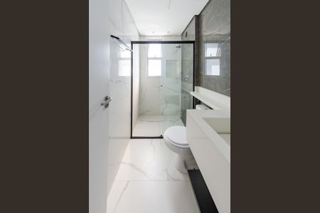 Apartamento à venda com 65m², 2 quartos e 2 vagasBanheiro da Suíte