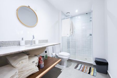 Banheiro Social de apartamento à venda com 1 quarto, 38m² em Centro, Rio de Janeiro