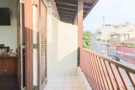 Casa à venda com 182m², 3 quartos e 3 vagas Casa à venda com 182m², 3 quartos e 3 vagasSuíte/Sacada