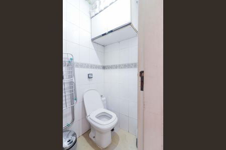 Casa à venda com 182m², 3 quartos e 3 vagas Casa à venda com 182m², 3 quartos e 3 vagasBanheiro de Serviço