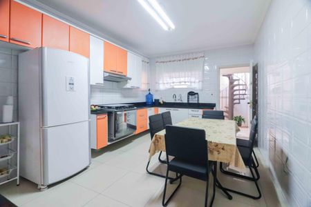 Casa à venda com 182m², 3 quartos e 3 vagas Casa à venda com 182m², 3 quartos e 3 vagasCozinha