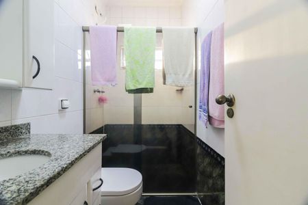 Casa à venda com 182m², 3 quartos e 3 vagas Casa à venda com 182m², 3 quartos e 3 vagasBanheiro Social