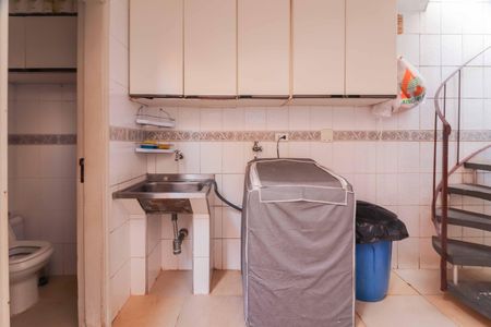 Casa à venda com 182m², 3 quartos e 3 vagas Casa à venda com 182m², 3 quartos e 3 vagasLavanderia