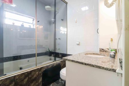 Casa à venda com 182m², 3 quartos e 3 vagas Casa à venda com 182m², 3 quartos e 3 vagas Banheiro /Suíte