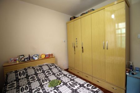 Casa à venda com 100m², 3 quartos e 4 vagasQuarto 2