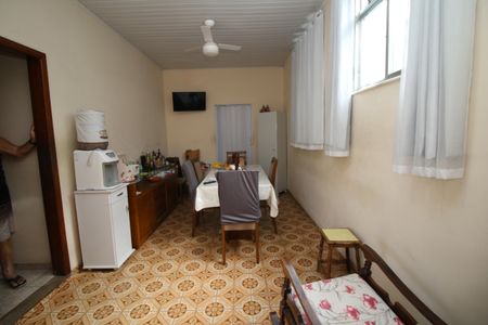 Casa à venda com 100m², 3 quartos e 4 vagasCopa