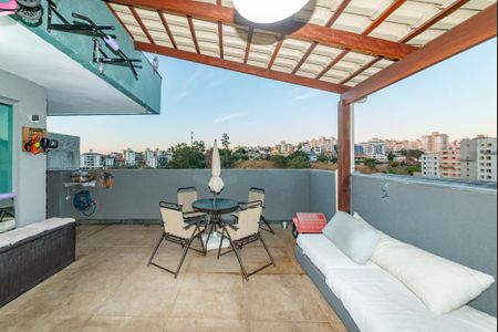 Apartamento à venda com 115m², 2 quartos e 2 vagas Apartamento à venda com 115m², 2 quartos e 2 vagasVaranda gourmet