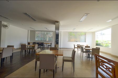 Apartamento para alugar com 180m², 4 quartos e 4 vagasÁrea comum - Salão de festas