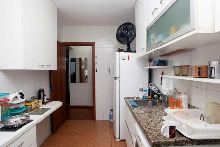Apartamento à venda com 107m², 2 quartos e 1 vagaCozinha e Área de Serviço
