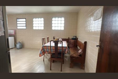 Casa à venda com 360m², 4 quartos e sem vaga Casa à venda com 360m², 4 quartos e sem vagaCozinha