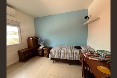 Casa à venda com 360m², 4 quartos e sem vaga Casa à venda com 360m², 4 quartos e sem vagaQuarto 2