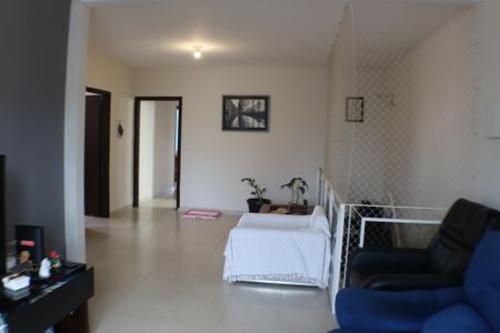 Casa à venda com 360m², 4 quartos e sem vaga Casa à venda com 360m², 4 quartos e sem vagaSala